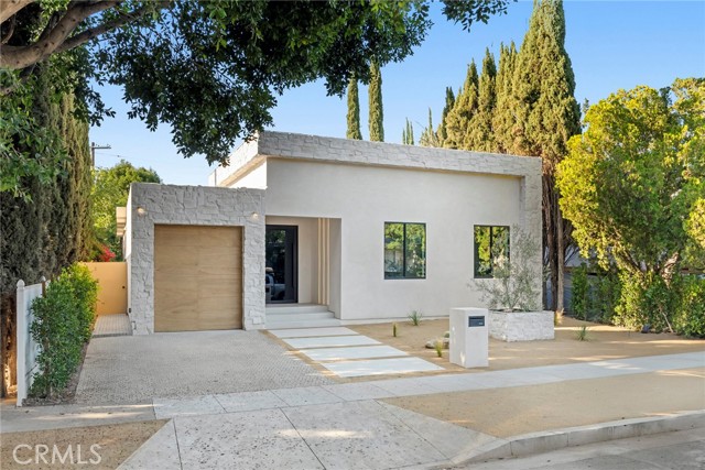 17827 Miranda Street, Encino CA: https://media.crmls.org/medias/b0010725-bac8-492b-9267-9db836c80453.jpg