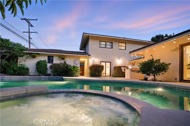 1210 Los Altos Avenue, Long Beach CA: https://media.crmls.org/medias/b0013669-8a37-474a-bf93-071544760bca.jpg