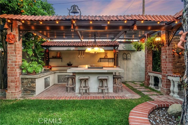 Detail Gallery Image 11 of 59 For 19120 Hartland St, Reseda,  CA 91335 - 5 Beds | 3 Baths