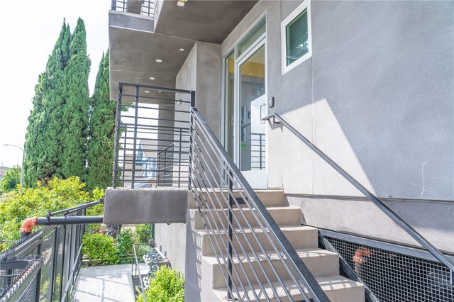 Detail Gallery Image 51 of 53 For 1187 Crenshaw Bld #102,  Los Angeles,  CA 90019 - 2 Beds | 3 Baths