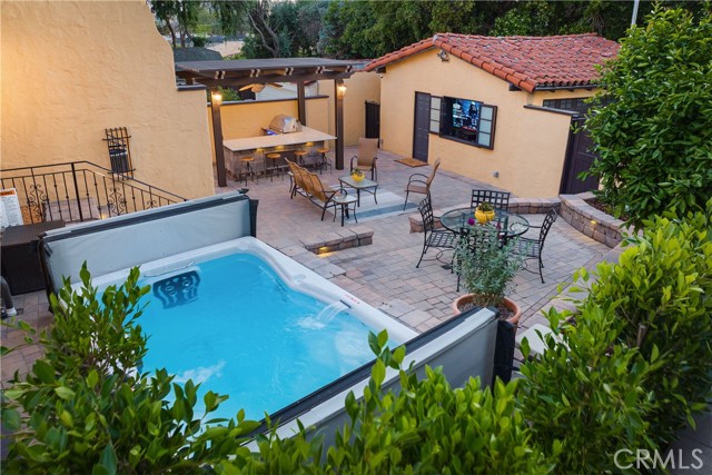 516 E Stocker Street, Glendale CA: https://media.crmls.org/medias/b0024422-e5d7-418e-8ca0-afec4d0966b4.jpg