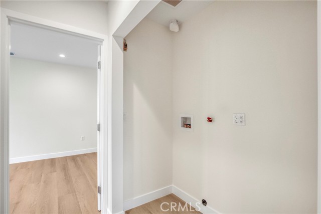 Detail Gallery Image 20 of 39 For 7040 Tyrone Ave, Van Nuys,  CA 91405 - 6 Beds | 4/1 Baths