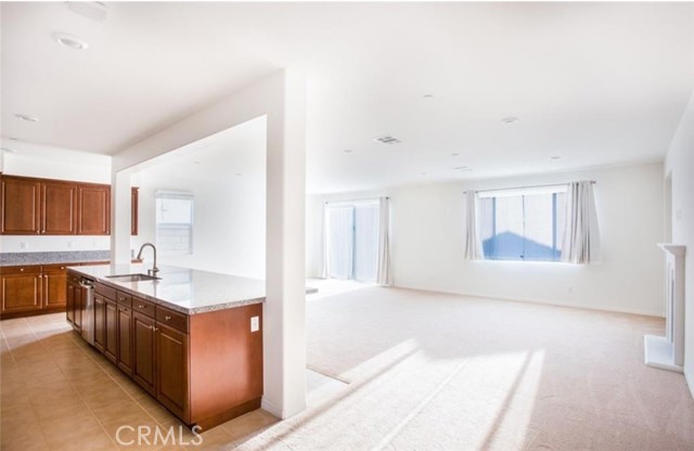 Detail Gallery Image 3 of 32 For 5336 Cormorant, Jurupa Valley,  CA 91752 - 6 Beds | 4/1 Baths