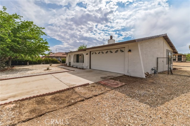 Detail Gallery Image 2 of 28 For 12455 Cypress Ave, Victorville,  CA 92395 - 2 Beds | 1 Baths