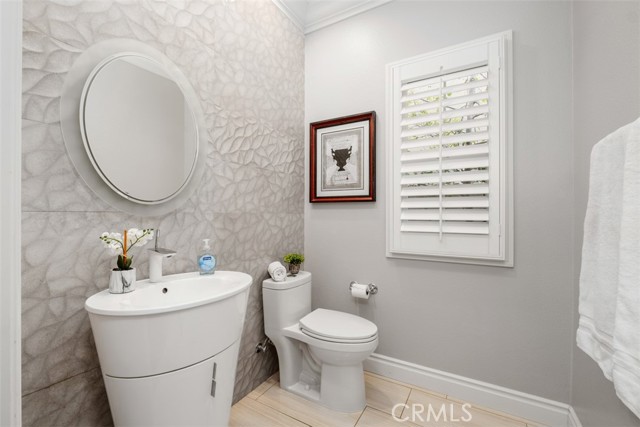 20 Townsend, Irvine CA: https://media.crmls.org/medias/b004e9c9-6c32-4177-a2ae-c373ebc6a961.jpg