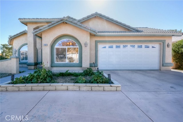 Detail Gallery Image 4 of 74 For 14987 Tournament Dr, Helendale,  CA 92342 - 3 Beds | 2 Baths