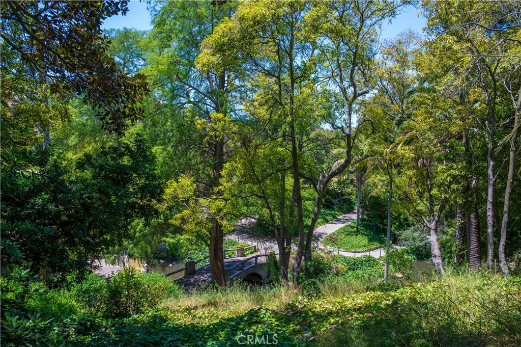 https://media.crmls.org/medias/b0052199-176d-43e0-b24d-861d926c6184.jpg?preset=X-Large