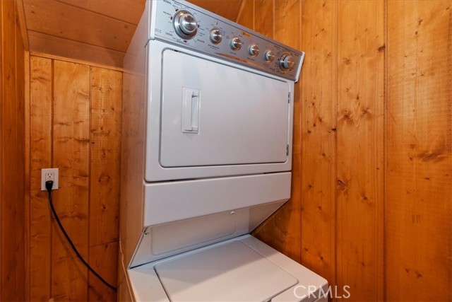 295 Sunset, Lake Arrowhead CA: https://media.crmls.org/medias/b005612d-850e-40b6-91f7-689d0118e264.jpg