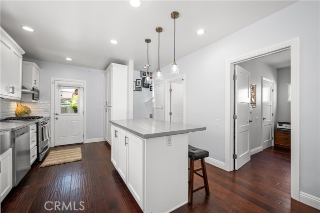 Detail Gallery Image 11 of 35 For 229 Covina, Long Beach,  CA 90803 - 3 Beds | 2 Baths
