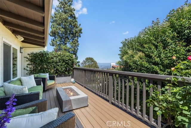 Detail Gallery Image 3 of 35 For 92 Cottonwood, Rolling Hills Estates,  CA 90274 - 3 Beds | 3 Baths