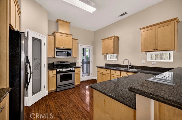 Detail Gallery Image 10 of 53 For 13 Venetian Ct, Chico,  CA 95973 - 3 Beds | 2 Baths