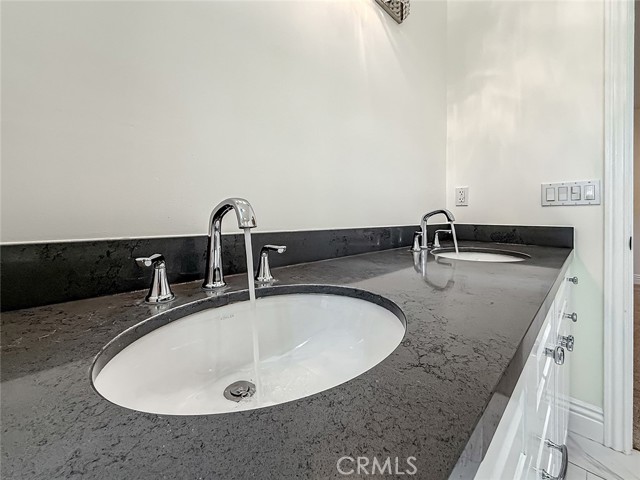 Detail Gallery Image 48 of 58 For 5960 Balcom, Encino,  CA 91316 - 4 Beds | 4 Baths