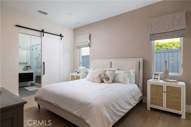 Detail Gallery Image 29 of 44 For 1615 Anita Ln, Newport Beach,  CA 92660 - 4 Beds | 4/1 Baths