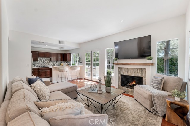 954 Blue Mountain Circle photo 2