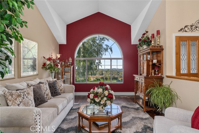 Detail Gallery Image 13 of 63 For 10684 Lakeview Rd, Yucaipa,  CA 92399 - 4 Beds | 3 Baths