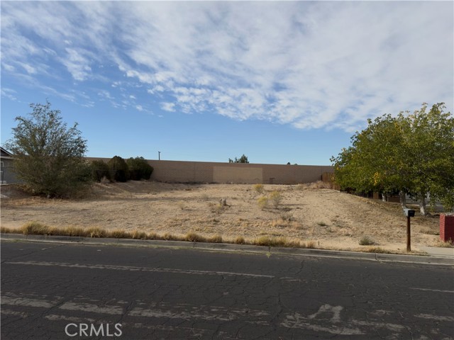 Detail Gallery Image 1 of 10 For 15860 La Paz Dr, Victorville,  CA 92395 - – Beds | – Baths