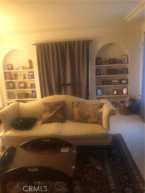 1100 N Maryland Avenue, Glendale CA: https://media.crmls.org/medias/b009693a-d3a3-448b-a9e7-c1111dbc585a.jpg