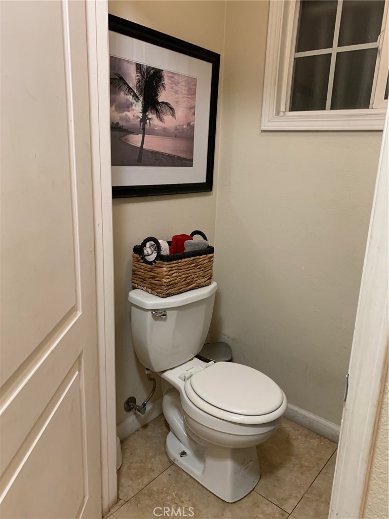 https://media.crmls.org/medias/b00a797a-2e15-4efe-b401-f9cbc94ee275.jpg?preset=X-Large