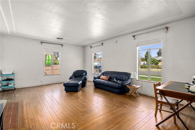 Detail Gallery Image 15 of 45 For 170 W Linden Ave, Burbank,  CA 91502 - 2 Beds | 1/1 Baths