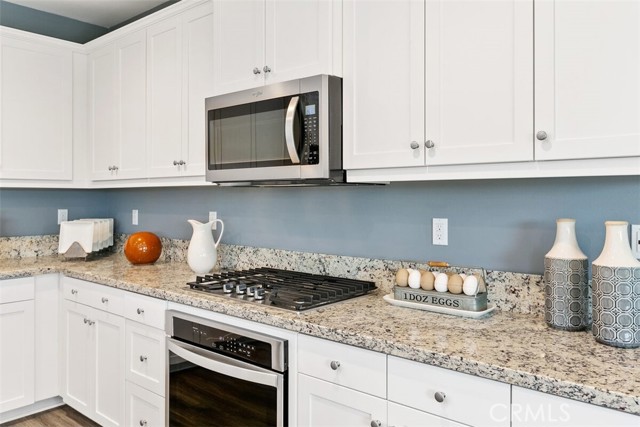 Detail Gallery Image 12 of 37 For 30253 Big Country, Menifee,  CA 92584 - 4 Beds | 3 Baths