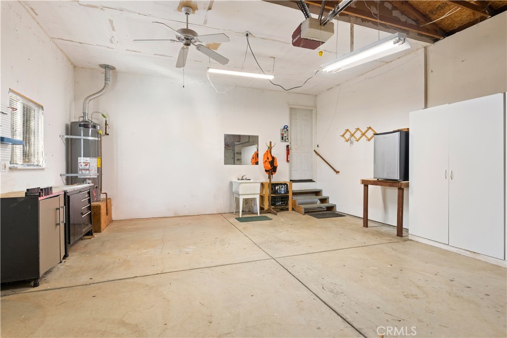 https://media.crmls.org/medias/b00b3d33-d6d8-4fc0-b0b2-6c4b9c5bbf51.jpg?preset=X-Large