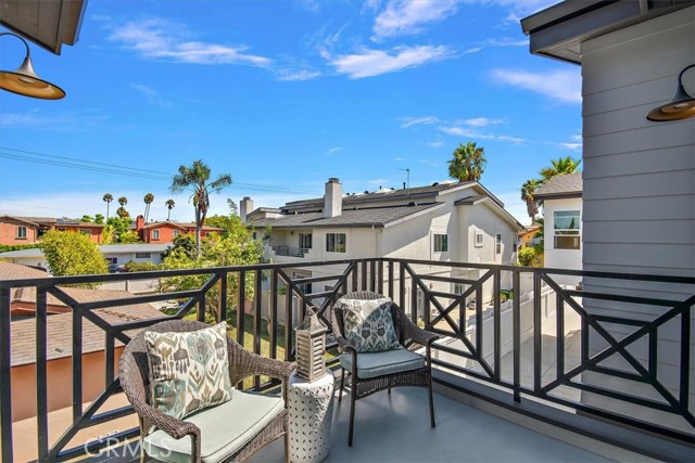 2227 Voorhees Avenue, Redondo Beach, California 90278, 4 Bedrooms Bedrooms, ,4 BathroomsBathrooms,Residential,Sold,Voorhees,PV23166209