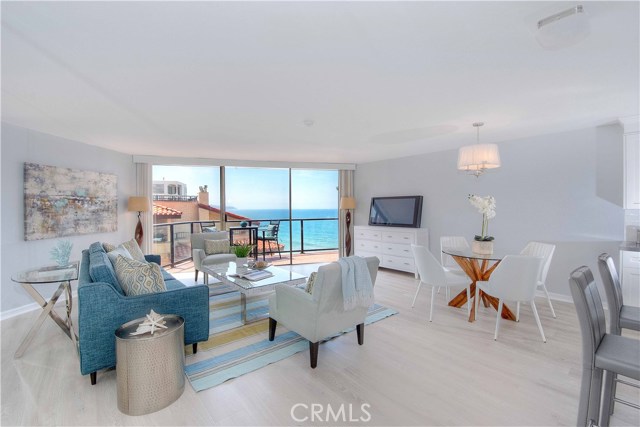 531 Esplanade, Redondo Beach, California 90277, 2 Bedrooms Bedrooms, ,2 BathroomsBathrooms,Residential,Sold,Esplanade,PV17077678