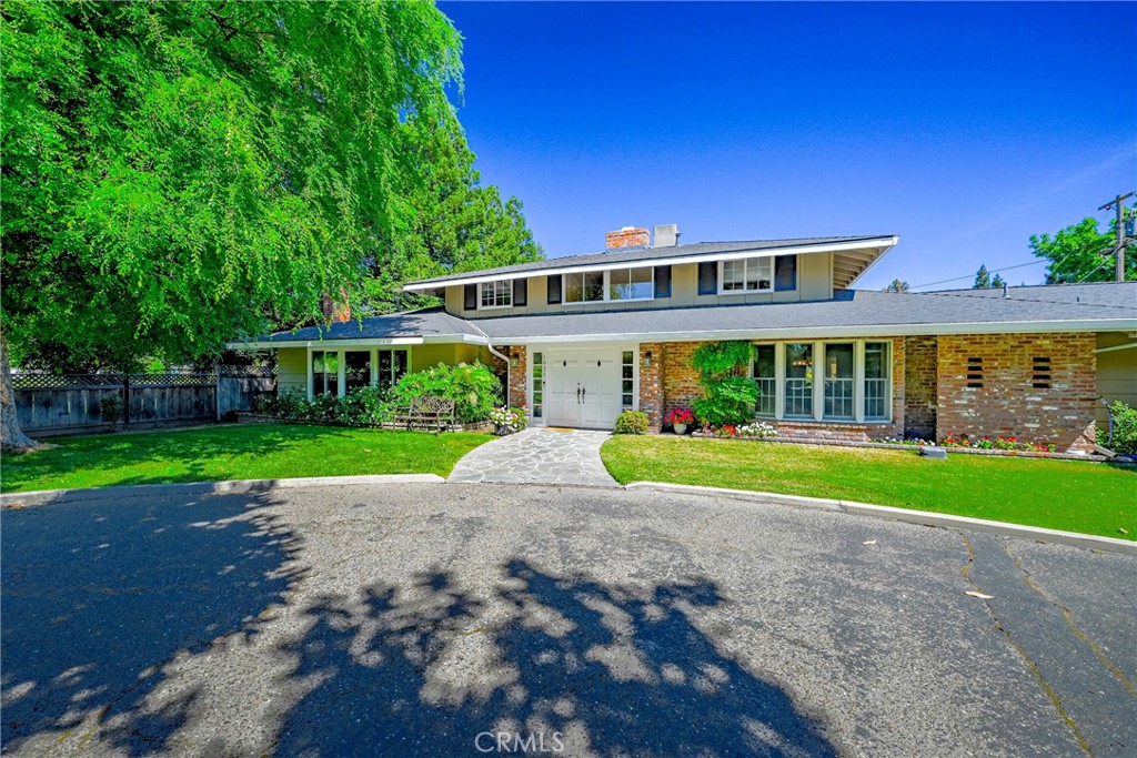 1035 E North Bear Creek Dr