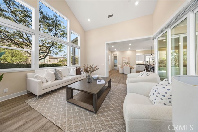 Detail Gallery Image 11 of 68 For 121 Pastel, Irvine,  CA 92618 - 4 Beds | 4/2 Baths