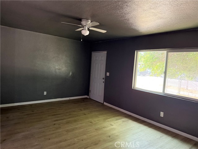 Image 6 of 8 For 1030 Latham Avenue