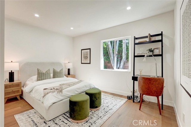 Detail Gallery Image 13 of 49 For 6852 6854 Atoll Avenue, North Hollywood,  CA 91605 - 4 Beds | 4 Baths