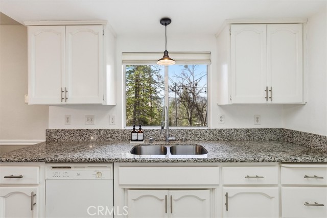 Detail Gallery Image 19 of 48 For 50047 Hangtree, Oakhurst,  CA 93644 - 3 Beds | 2 Baths