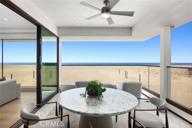 706 W Oceanfront, Newport Beach CA: https://media.crmls.org/medias/b010227e-756d-4609-a42c-41735ccdf898.jpg