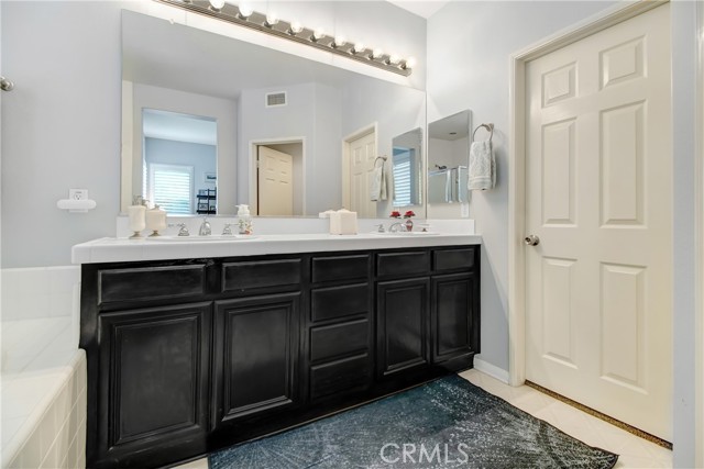 Detail Gallery Image 26 of 53 For 22110 Crestline Trl, Saugus,  CA 91390 - 5 Beds | 3/1 Baths