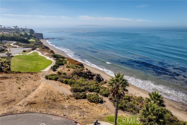 137 Beachcomber Drive, Pismo Beach CA: https://media.crmls.org/medias/b0128207-6ea3-454a-83fa-01c21d323430.jpg