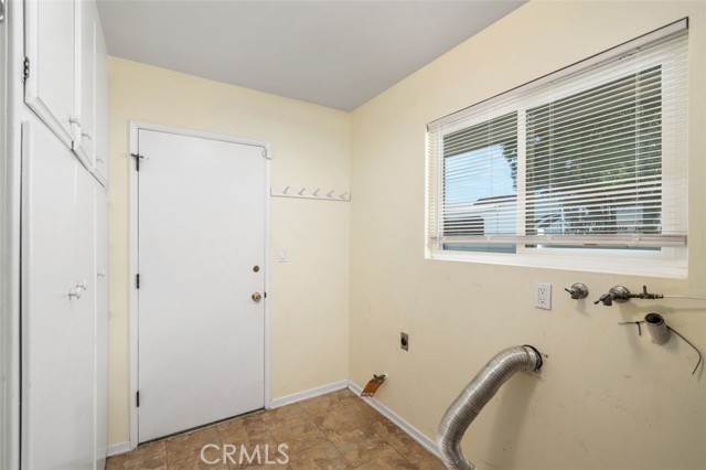 Detail Gallery Image 19 of 42 For 5765 Fairhaven Ave, Woodland Hills,  CA 91367 - 3 Beds | 2 Baths