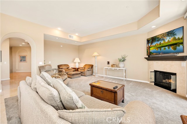 556 Via Pueblo, Riverside CA: https://media.crmls.org/medias/b0142733-1eae-4108-b8c3-6c950b84b271.jpg