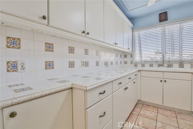 Detail Gallery Image 9 of 24 For 100 Cerritos #7,  Long Beach,  CA 90802 - 1 Beds | 1 Baths
