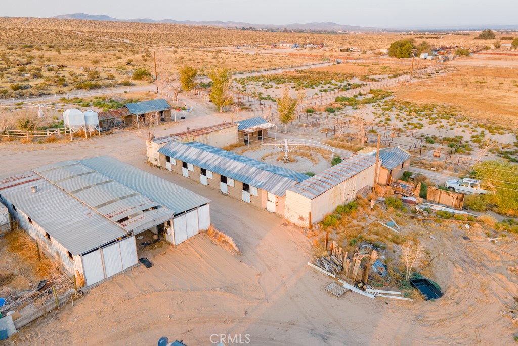 https://media.crmls.org/medias/b015147d-e491-4446-ad11-987eecdd8271.jpg?preset=X-Large