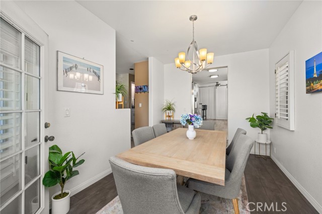 383 Park Avenue, Long Beach CA: https://media.crmls.org/medias/b015adee-75f3-40c6-bb84-263abcb0fff5.jpg
