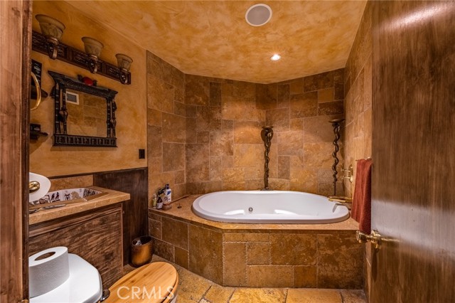 Detail Gallery Image 4 of 53 For 2189 B Sunset Plaza Dr, Los Angeles,  CA 90069 - 5 Beds | 6 Baths
