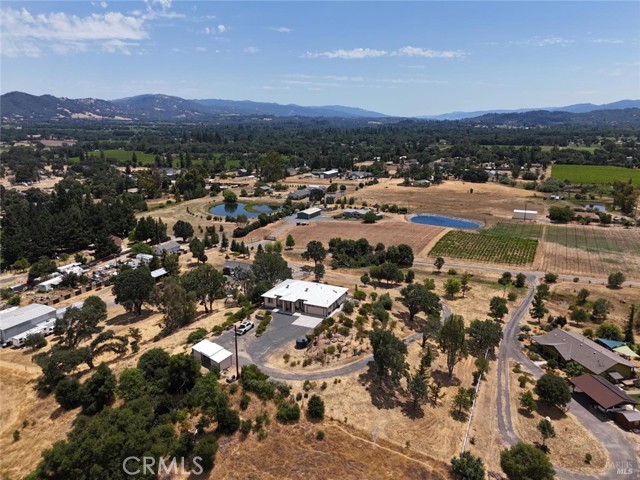 1910 Foothill Drive, Redwood Valley CA: https://media.crmls.org/medias/b01680a1-6149-476c-acff-5d2376ea3e9c.jpg