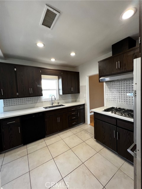 Detail Gallery Image 10 of 15 For 22443 Meyler, Torrance,  CA 90502 - 3 Beds | 2 Baths
