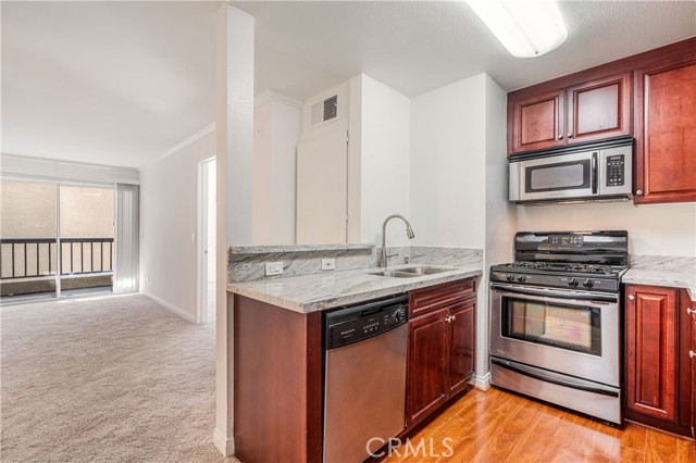 Detail Gallery Image 7 of 25 For 5535 Canoga Ave #218,  Woodland Hills,  CA 91367 - 1 Beds | 1 Baths