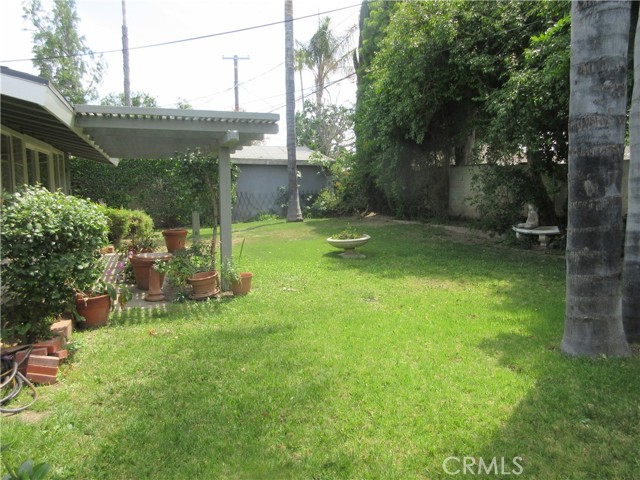 8447 Fullbright Avenue, Winnetka CA: https://media.crmls.org/medias/b016d566-3a1f-4dd1-94ac-053a012c226b.jpg