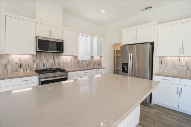 Detail Gallery Image 7 of 31 For 1403 W Cara, Anaheim,  CA 92805 - 4 Beds | 3/1 Baths