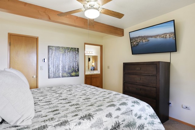 Detail Gallery Image 18 of 33 For 529 Dover Ct, Lake Arrowhead,  CA 92352 - 2 Beds | 2 Baths