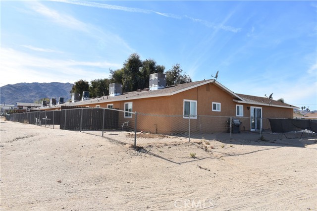 6321 Yucca Avenue, 29 Palms CA: https://media.crmls.org/medias/b01844d5-0201-4240-8ee7-c6af0fbbb02d.jpg