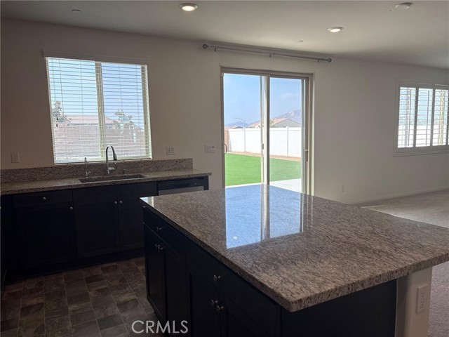6598 Smith Rock Court, Jurupa Valley CA: https://media.crmls.org/medias/b0186e81-58fd-467c-bc12-74c9ea676b66.jpg