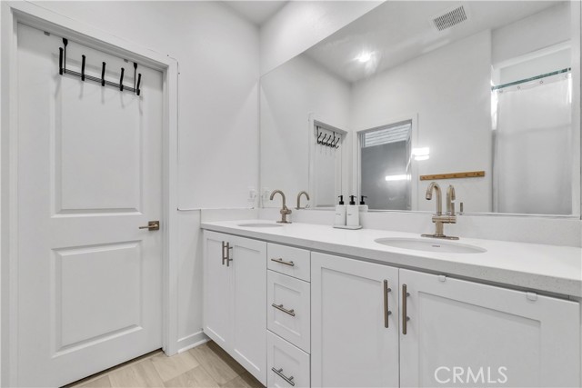Detail Gallery Image 20 of 26 For 16272 Meadowhouse, Chino,  CA 91708 - 3 Beds | 3/1 Baths